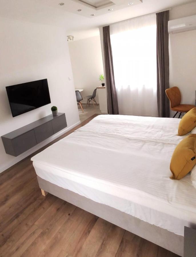 Helena Studio Apartman Siofok Bagian luar foto
