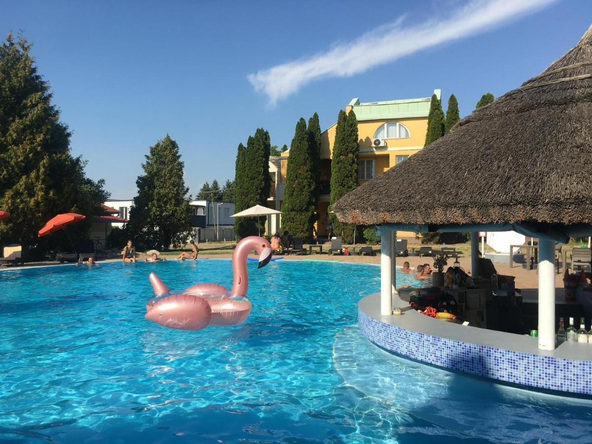 Helena Studio Apartman Siofok Bagian luar foto