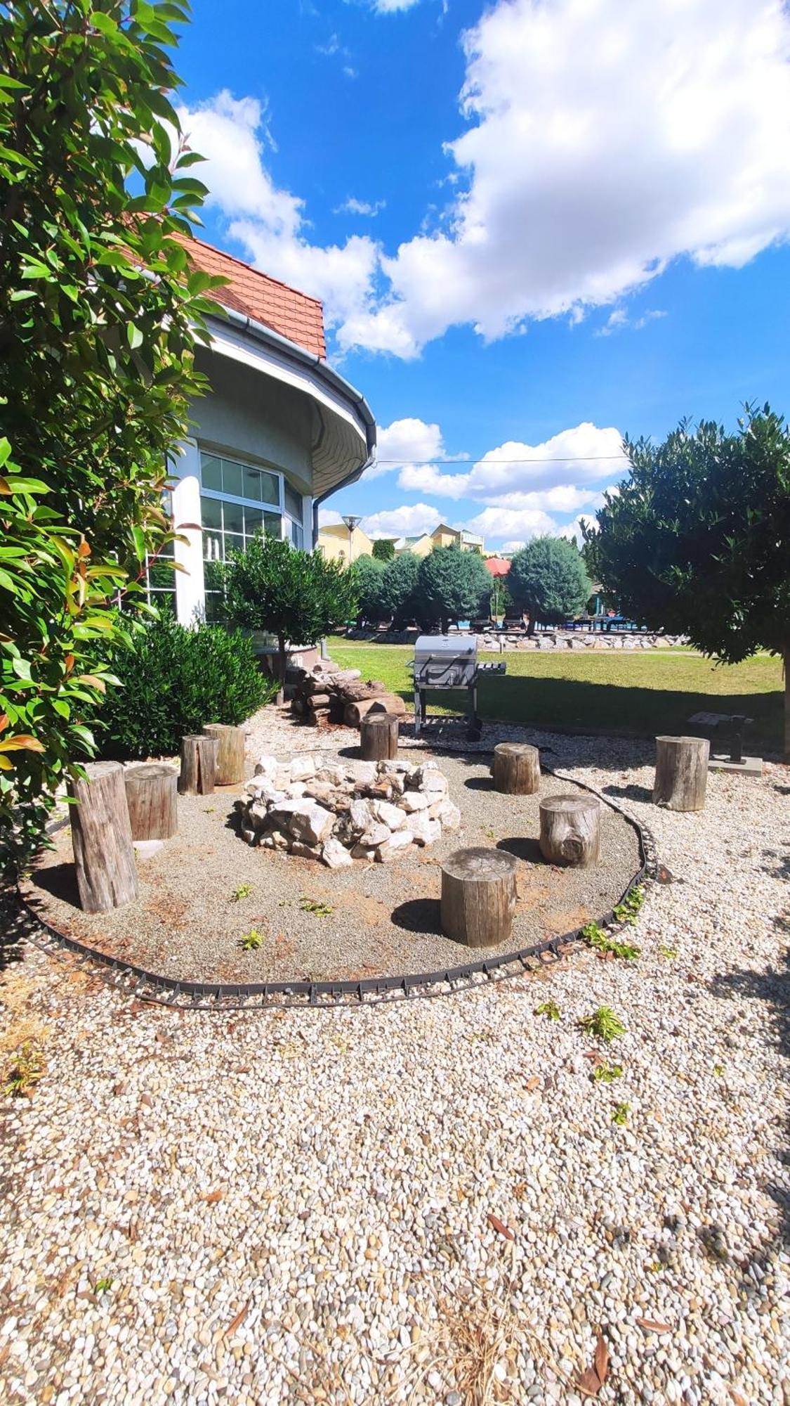 Helena Studio Apartman Siofok Bagian luar foto