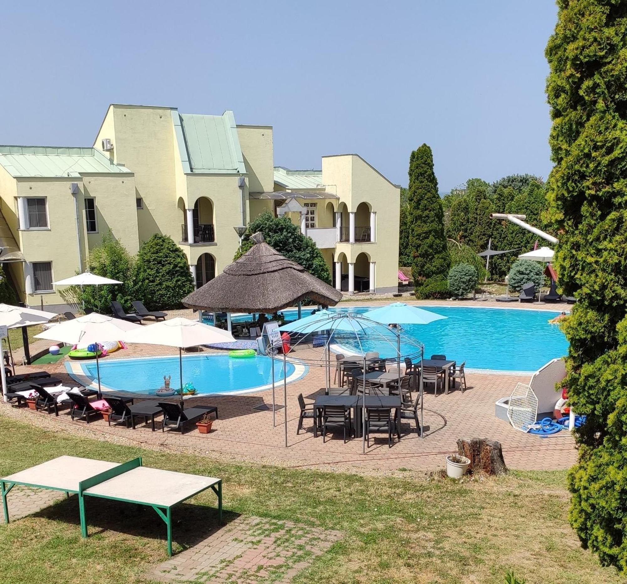 Helena Studio Apartman Siofok Bagian luar foto